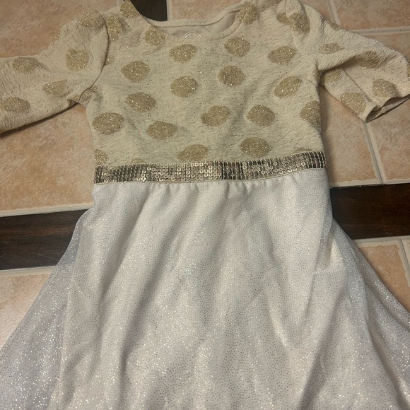 Wonder nation Girls Gold Glitter & Sequined Short Sleeve Dress Size 4T - Picture 2 of 4
